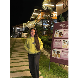 Maxim_hannah